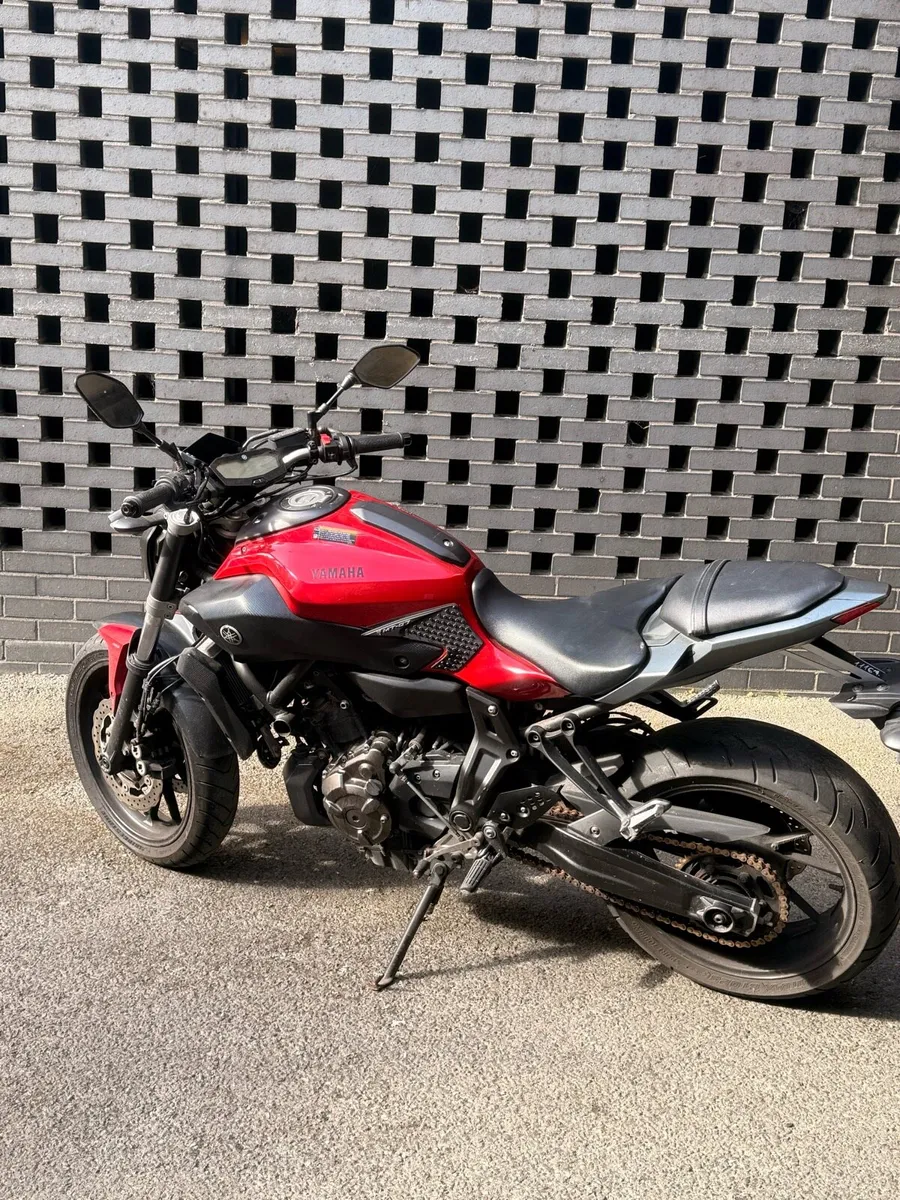Yamaha MT 07 2016 red restricted A2 license - Image 2
