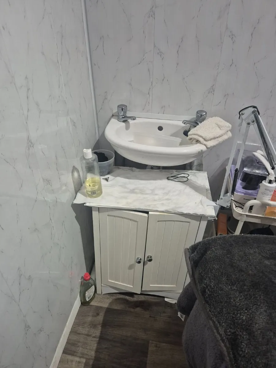 Treatment room for rent - Image 1