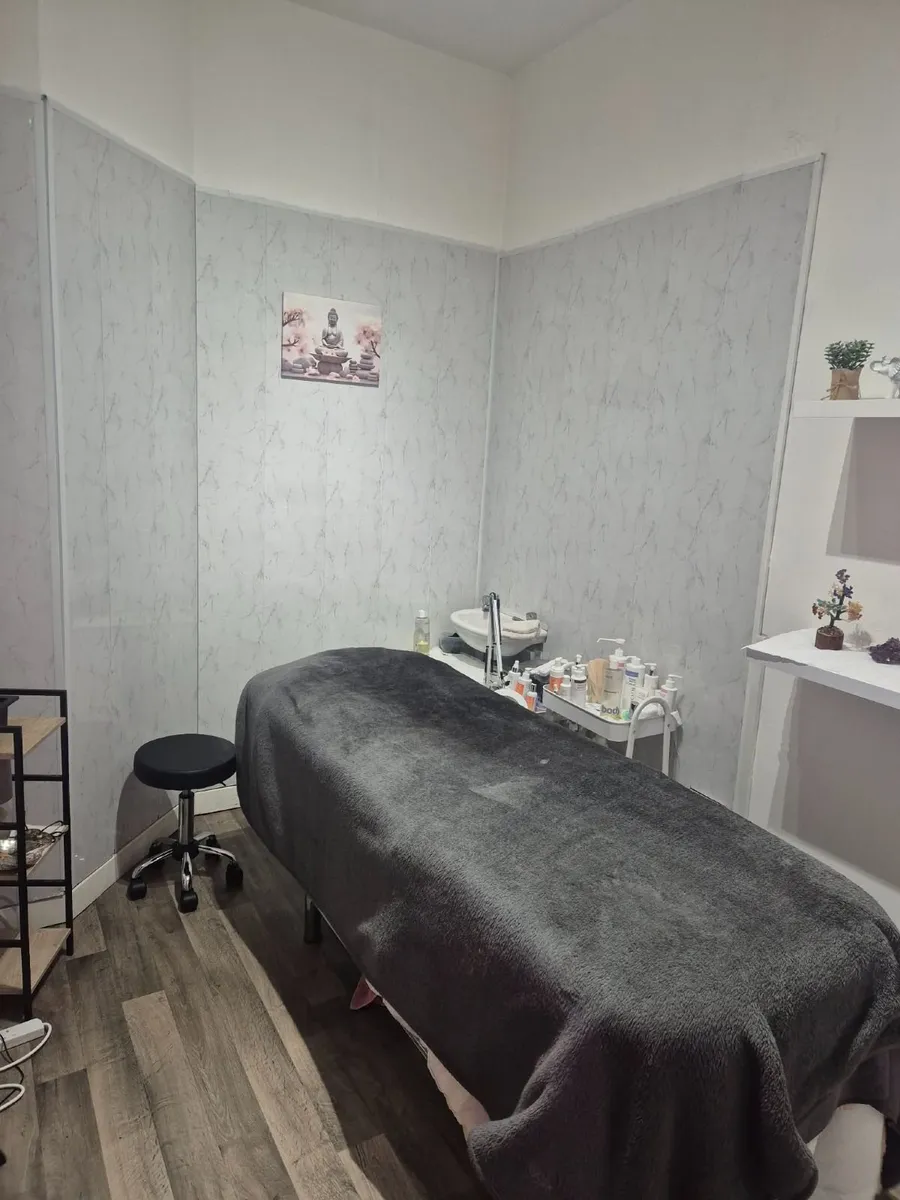 Treatment room for rent - Image 2