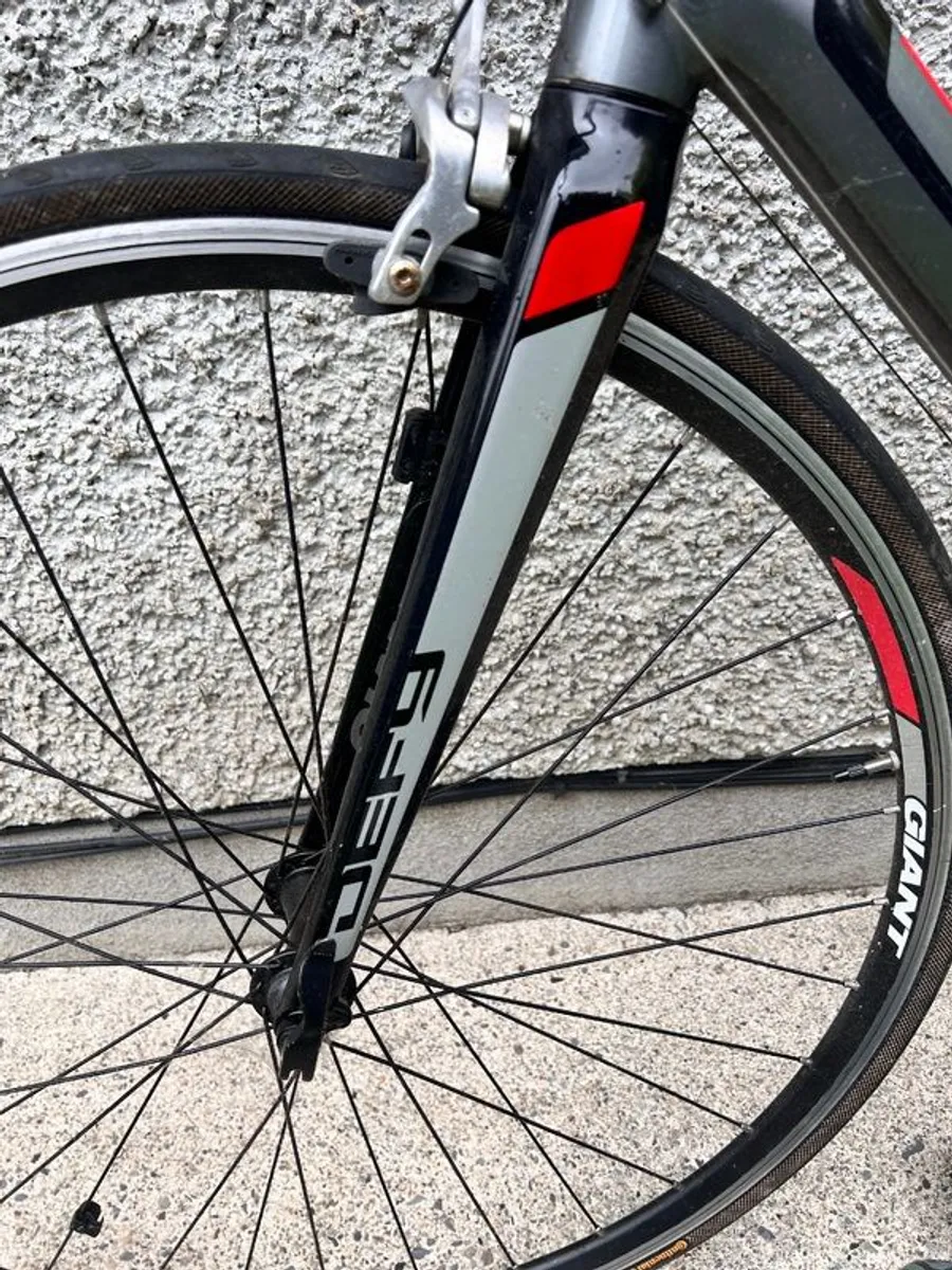 2014 Giant Defy 5 Road Bike M/L Clean Bike - Image 2