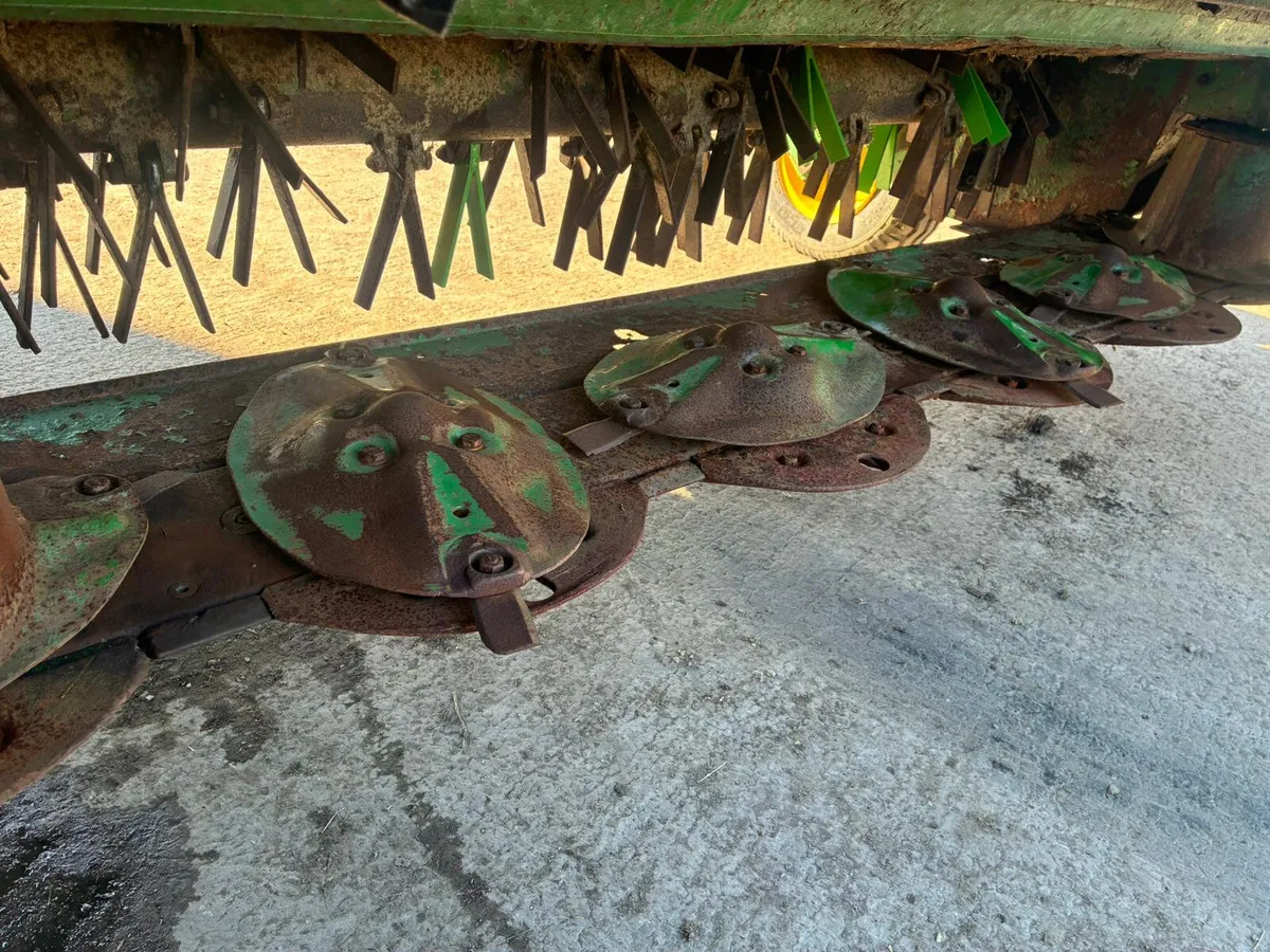 JOHN DEERE 1365 MOWER - Image 4