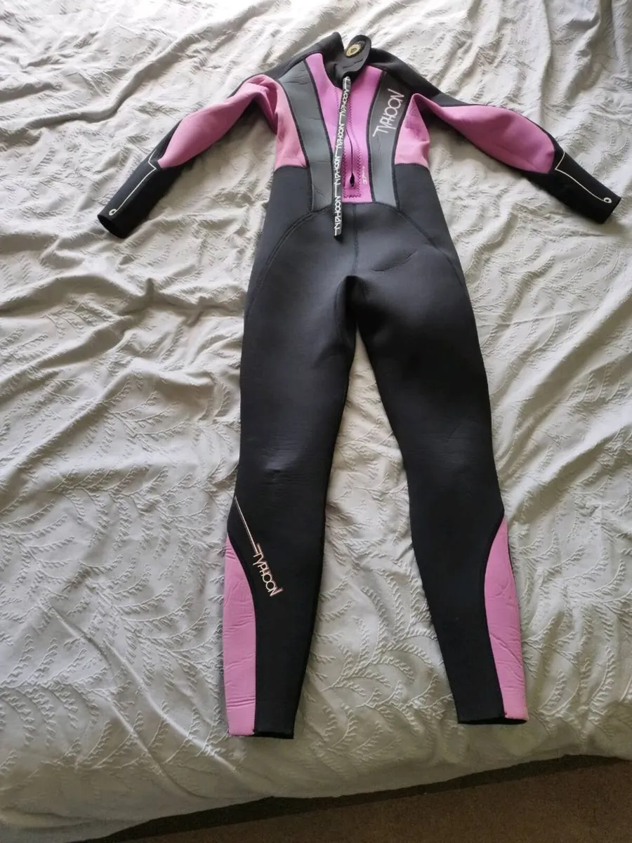 Typhoon full wetsuit junior 9-11 years old - Image 1