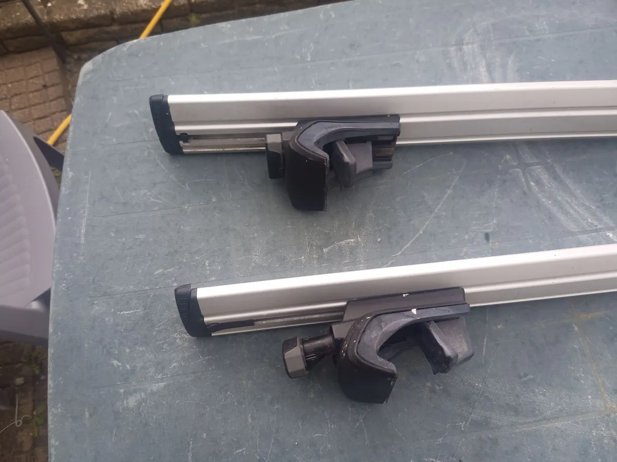 Thule roof bars - Image 2