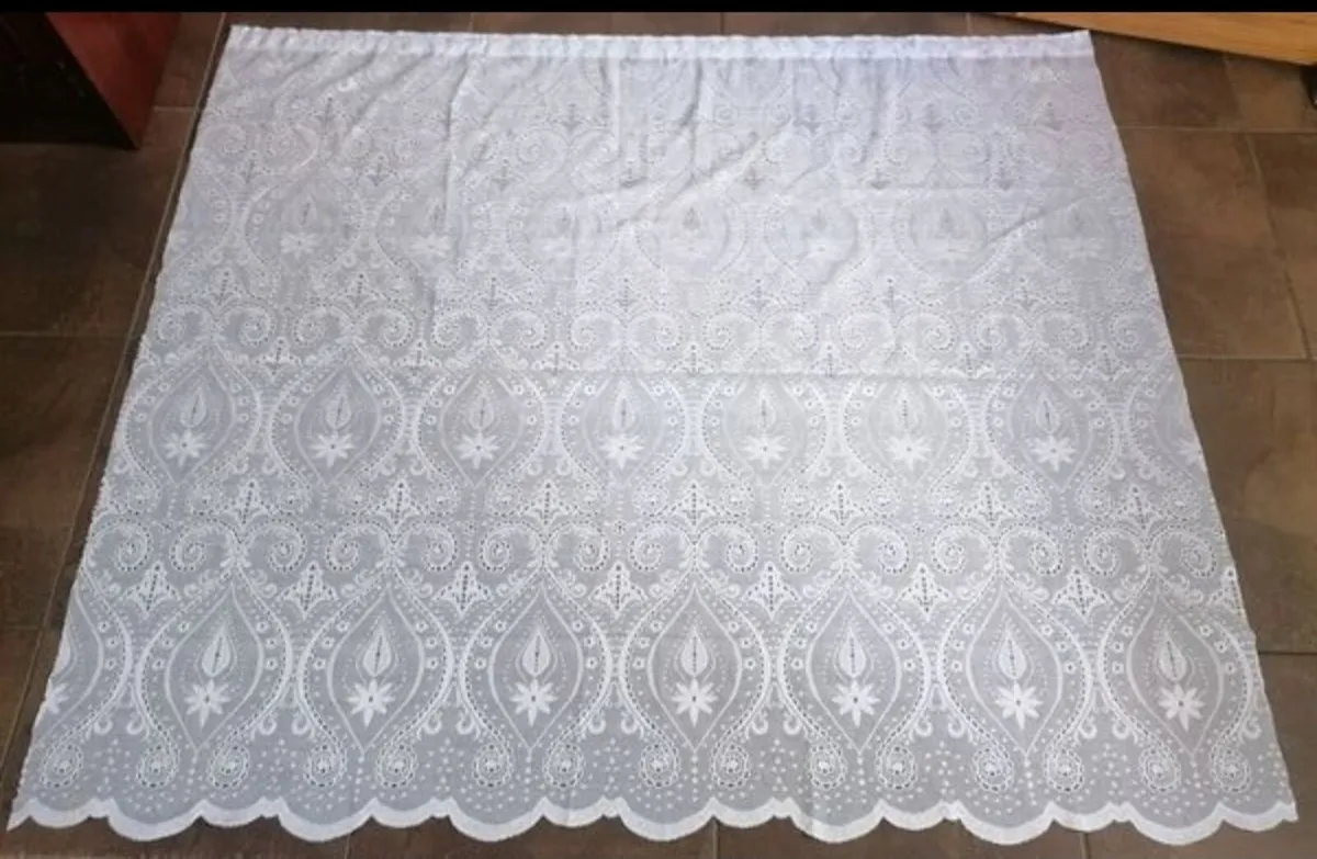 4 Net Curtains - Image 1