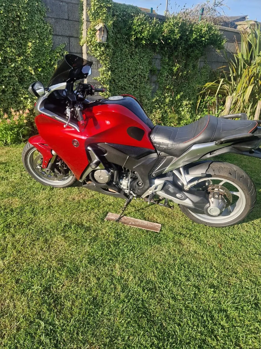 2010 Honda VFR 1200 - Image 4