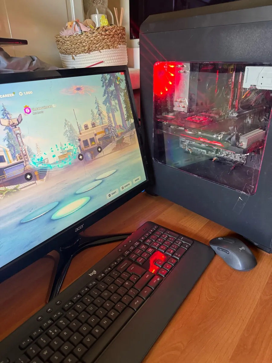 Custom gaming setup - Image 1