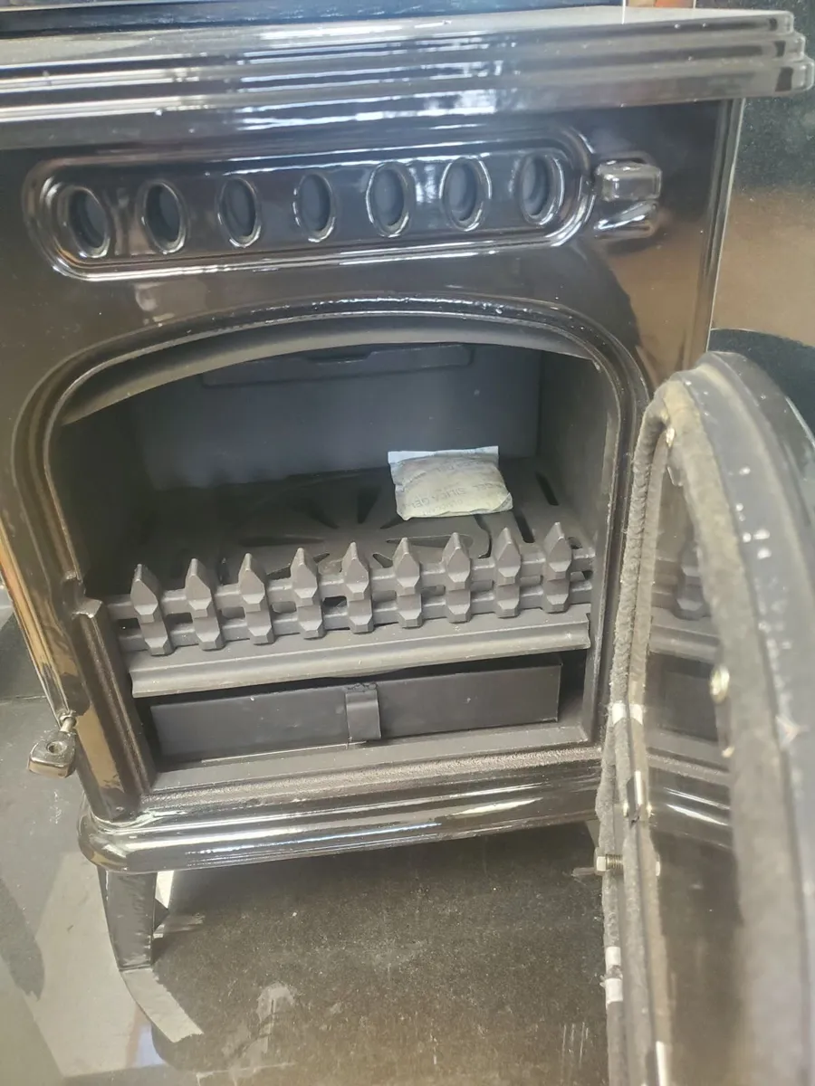 New Black Enamel Firewarm 4.2 kw solid fuel stove - Image 3