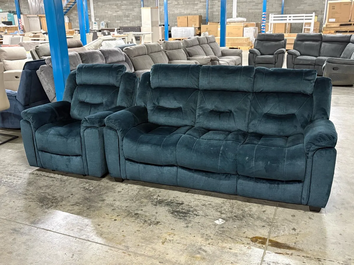 3&1 reclining sofa was €1799 down to €599 to day - Image 1