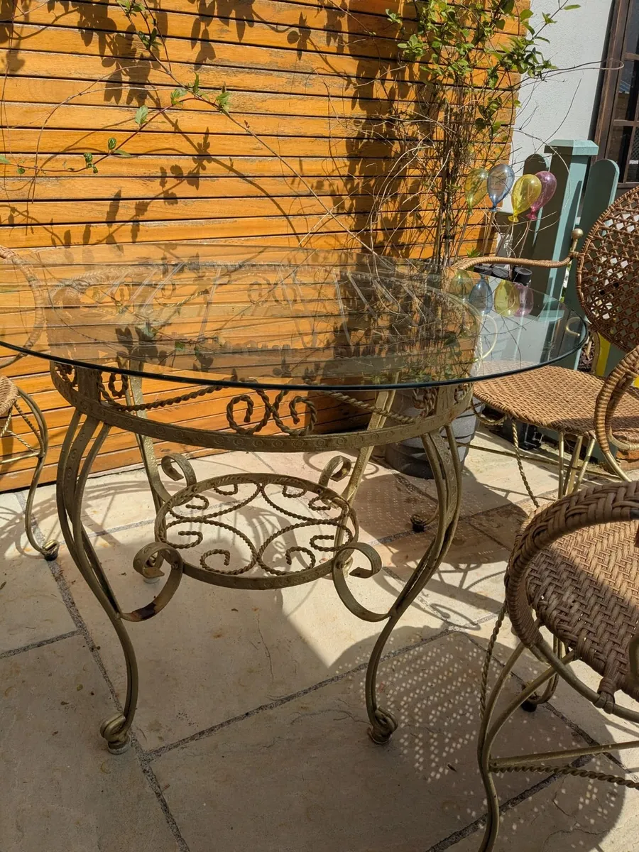 Garden table and chairs - Image 2