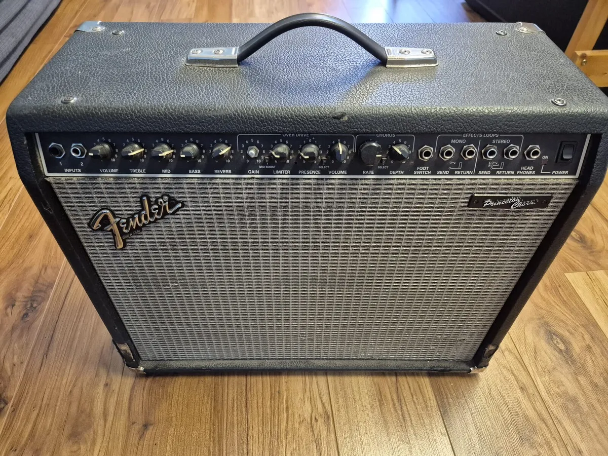 Music equipment - Image 1