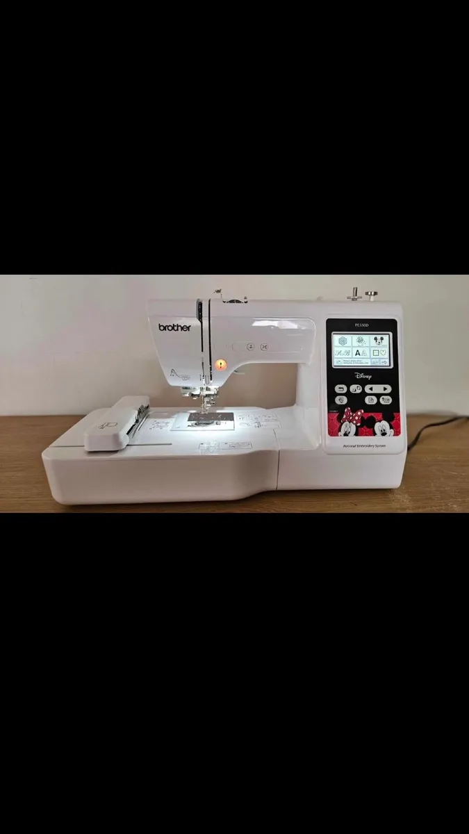 Brother PE550D Embroidery machine - Image 3
