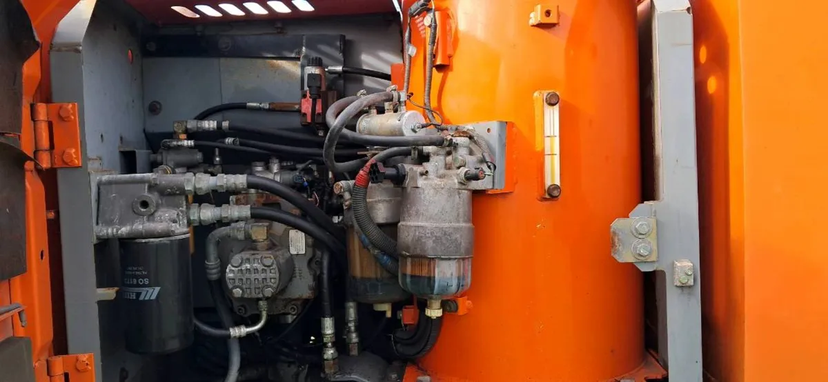 Hitachi zaxis 130-3 - Image 3