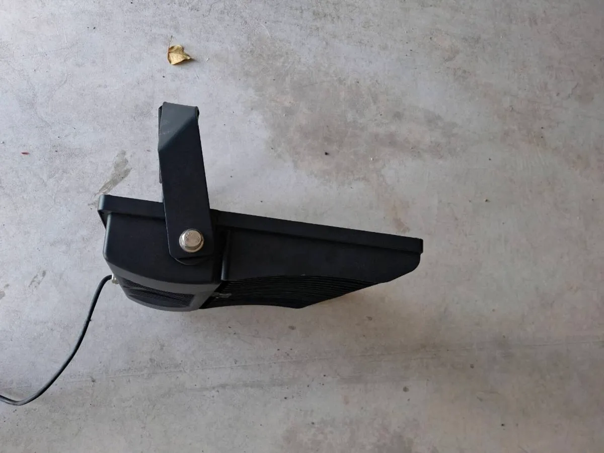 Ansell 300 watt Floodlight. IP66. - Image 2