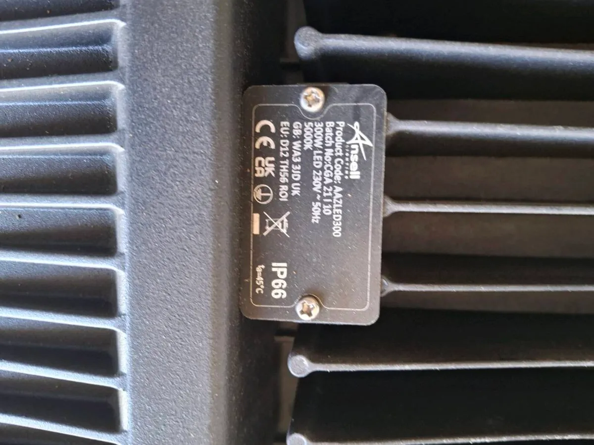 Ansell 300 watt Floodlight. IP66. - Image 3