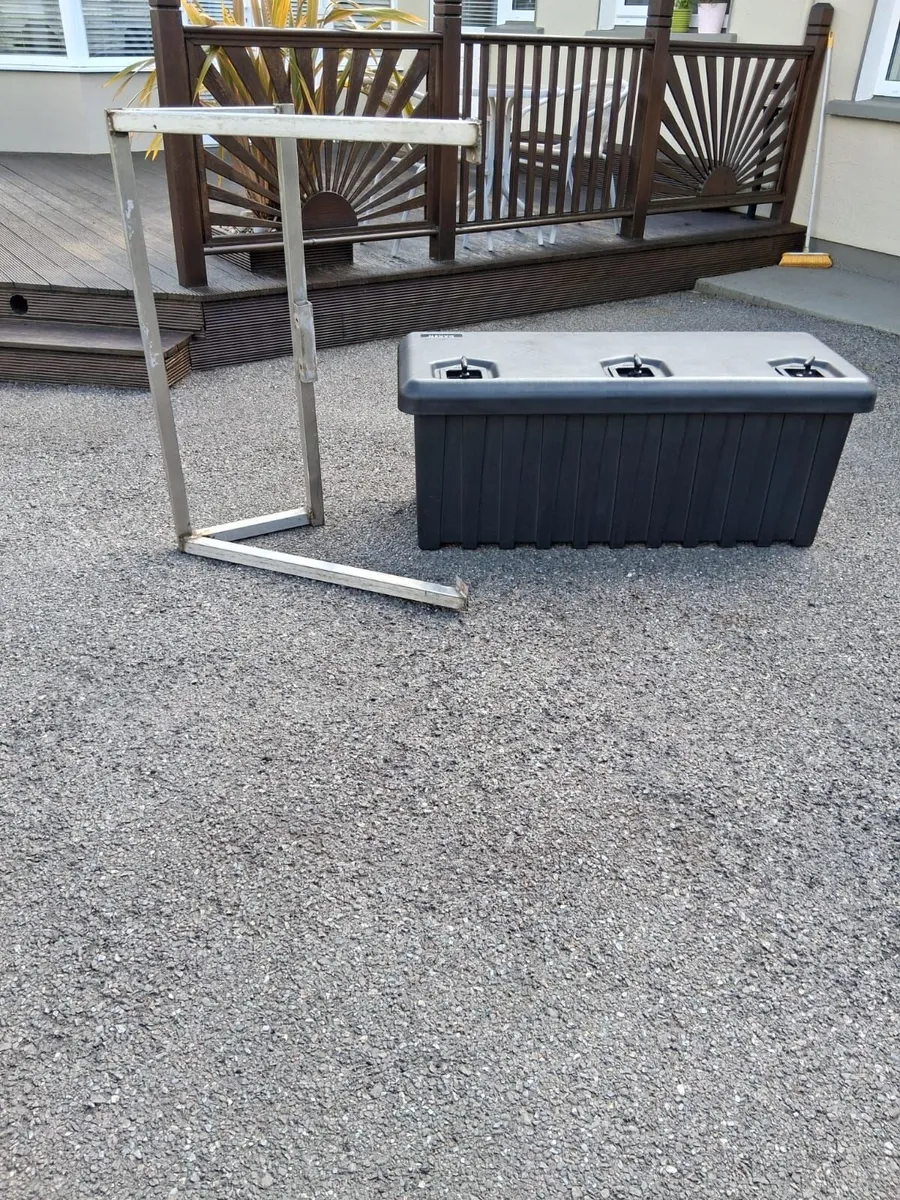 Storage box + support frame - Image 1
