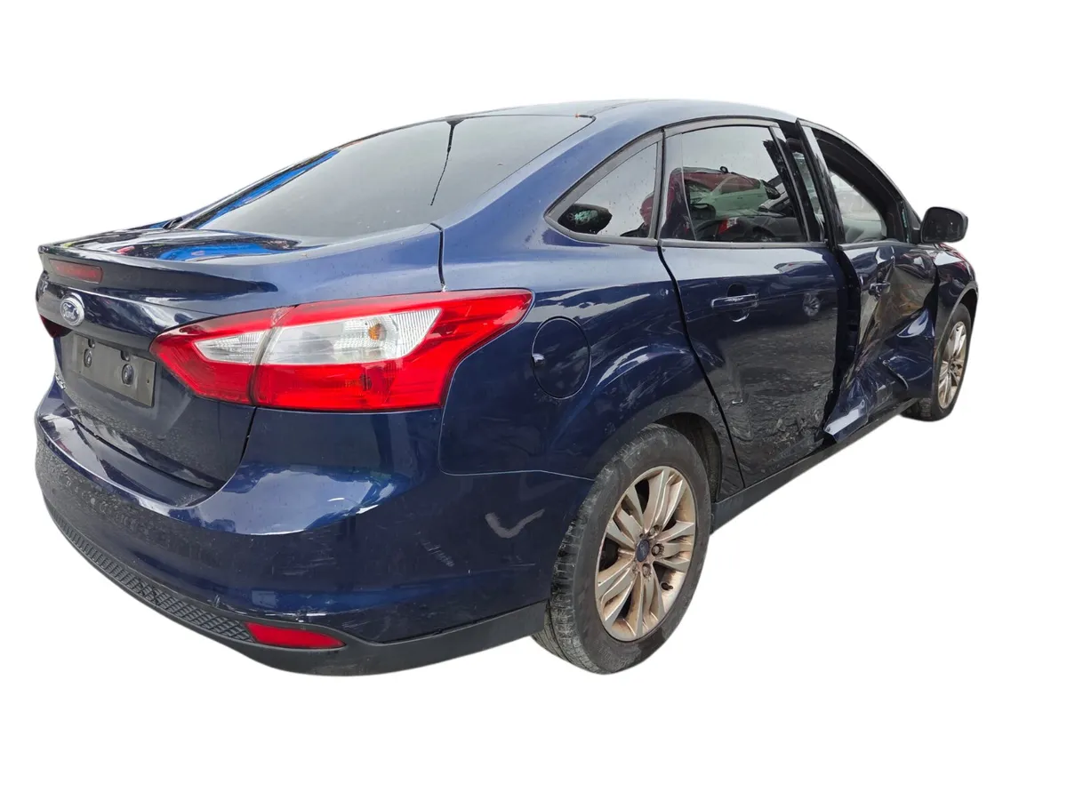 2012 FORD FOCUS For Breaking/Dismantling - Image 3
