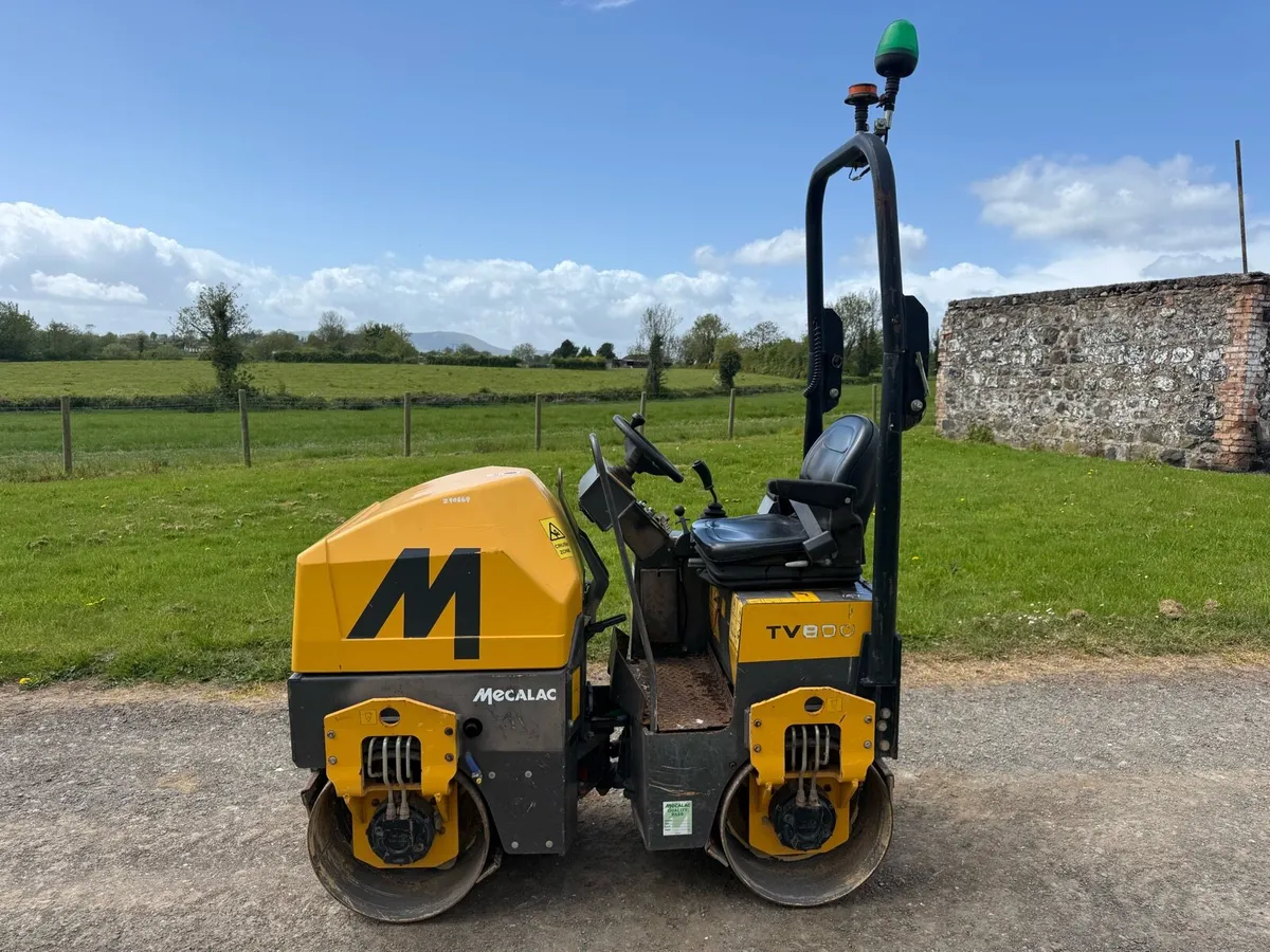 Mecalac Tv800 roller - Image 2