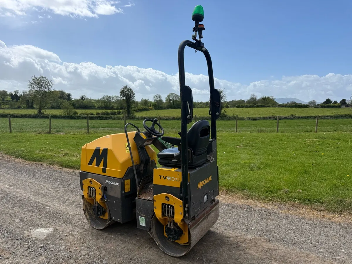 Mecalac Tv800 roller - Image 3