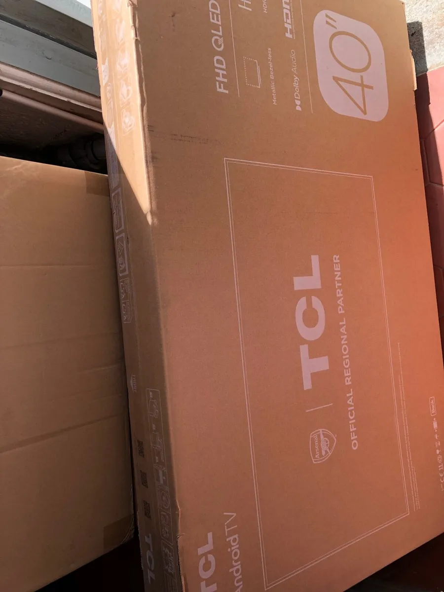 TCL 40” tv - Image 2