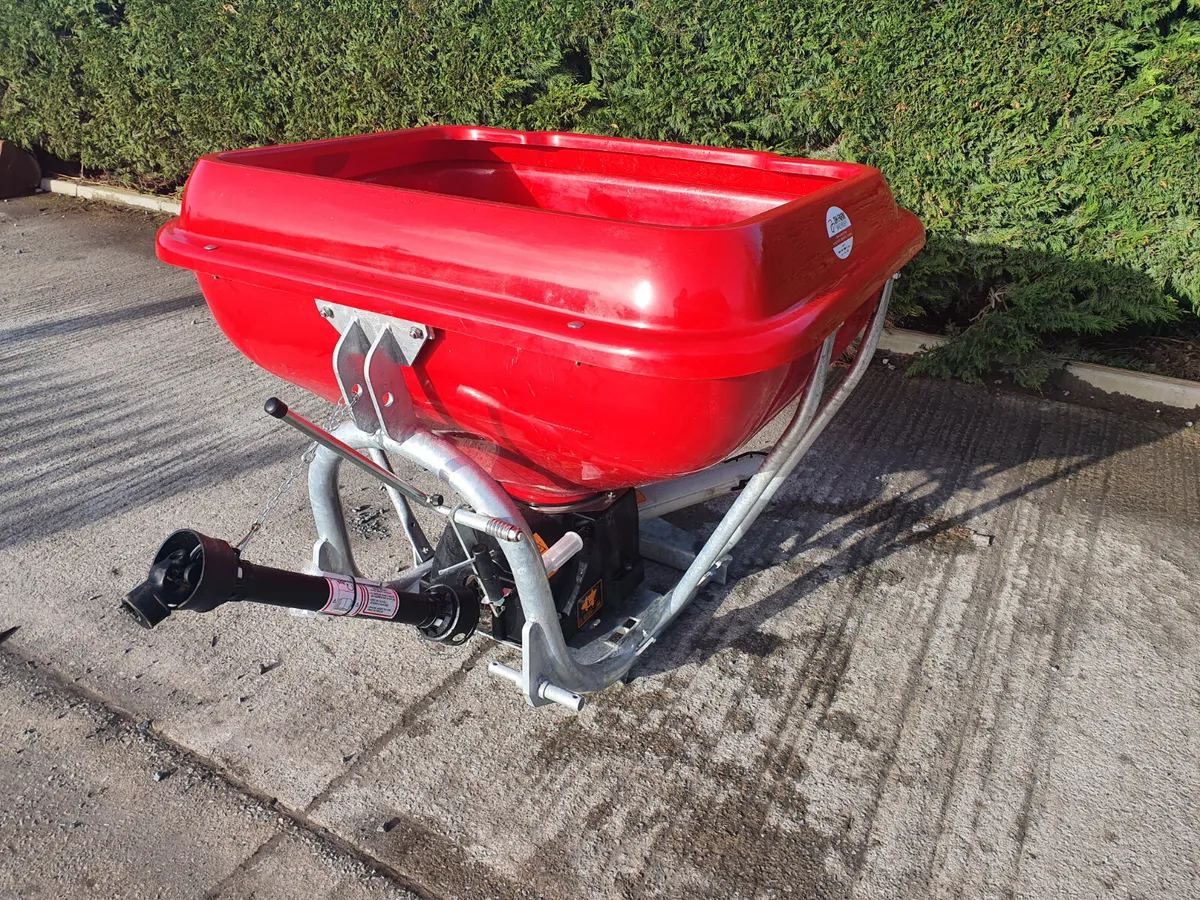Rhino wagtail spreader 600l - Image 4