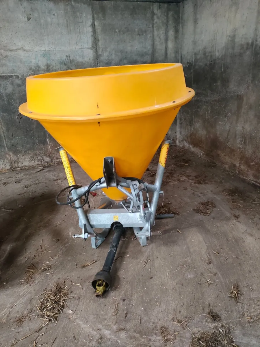 Farmingfertizers spreaders - Image 1