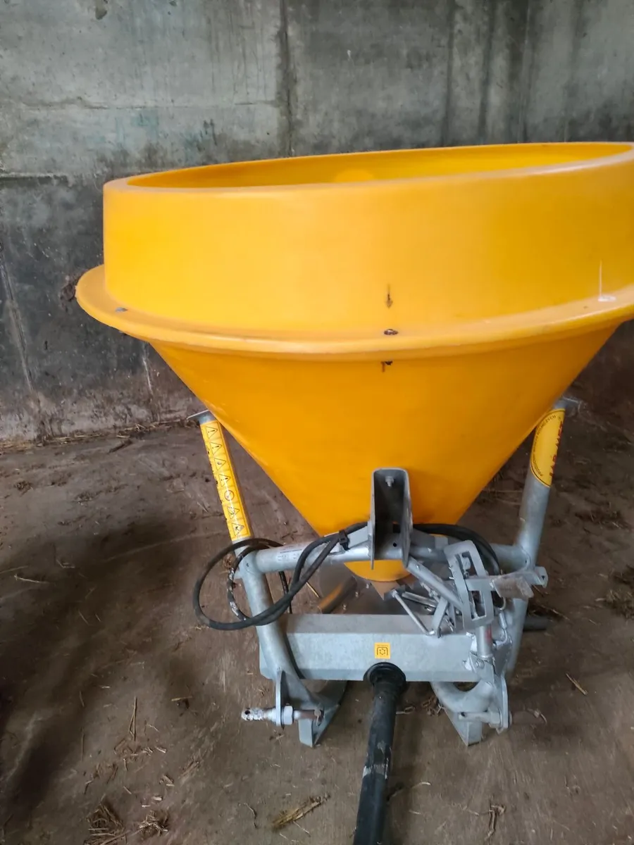 Farmingfertizers spreaders - Image 2