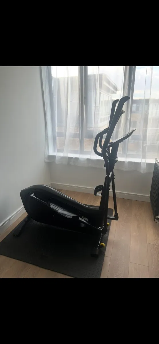 Cross Trainer - Image 2