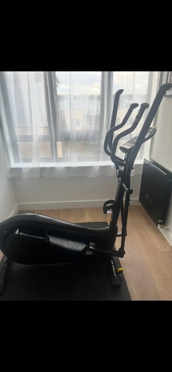 Cross Trainer - Image 3