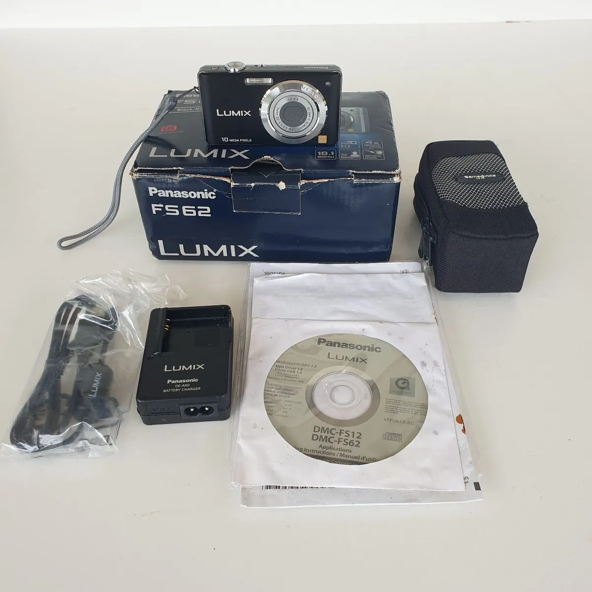 Panasonic Lumix FS62 digital camera boxed - Image 1