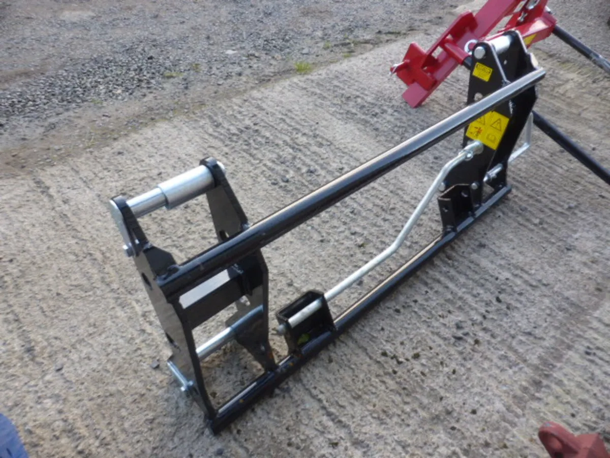 Euro 8 Hitch Loader Head Stock Adaptor - Image 4