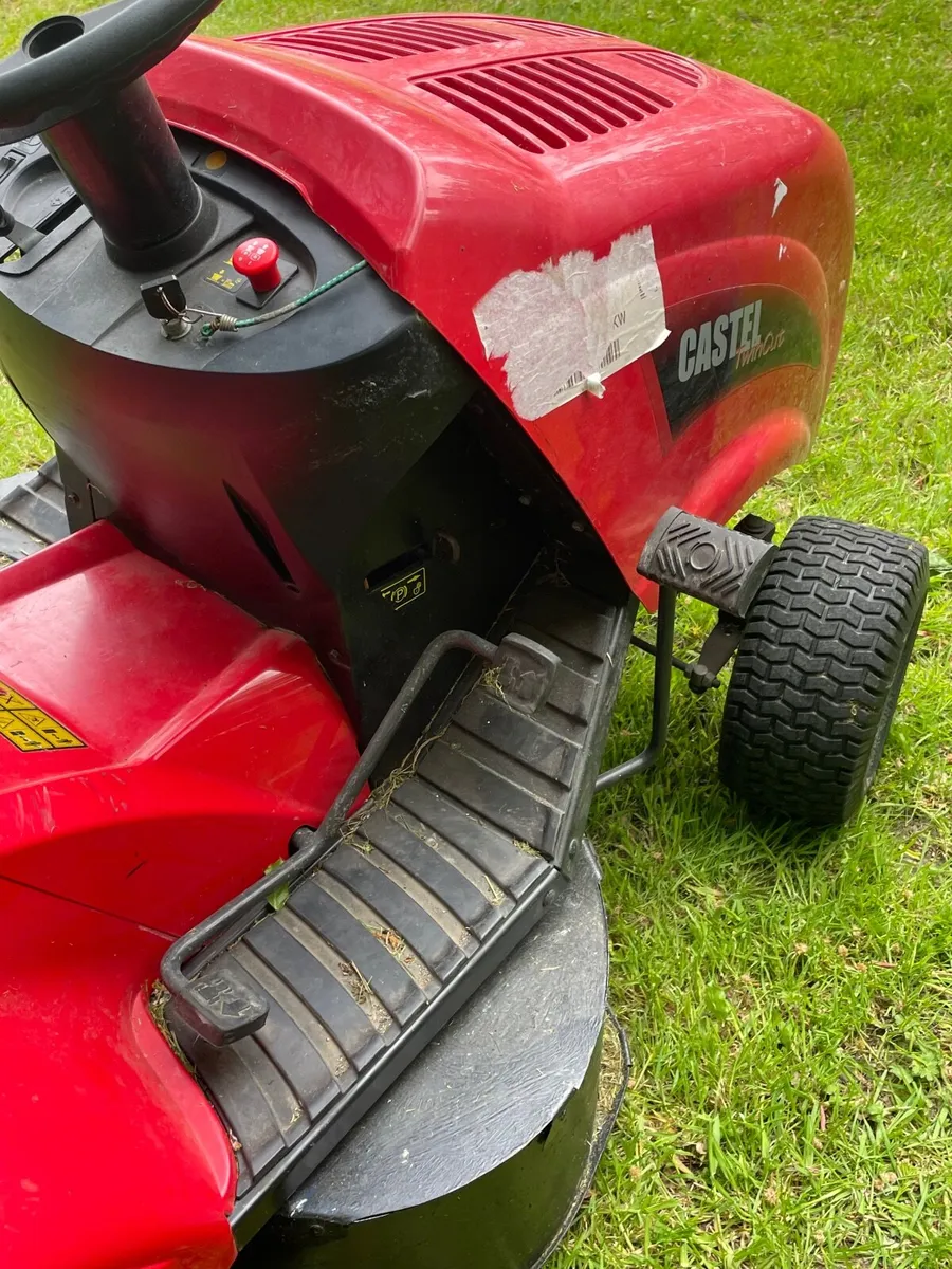 Castle Garden Lawnmower - Image 2