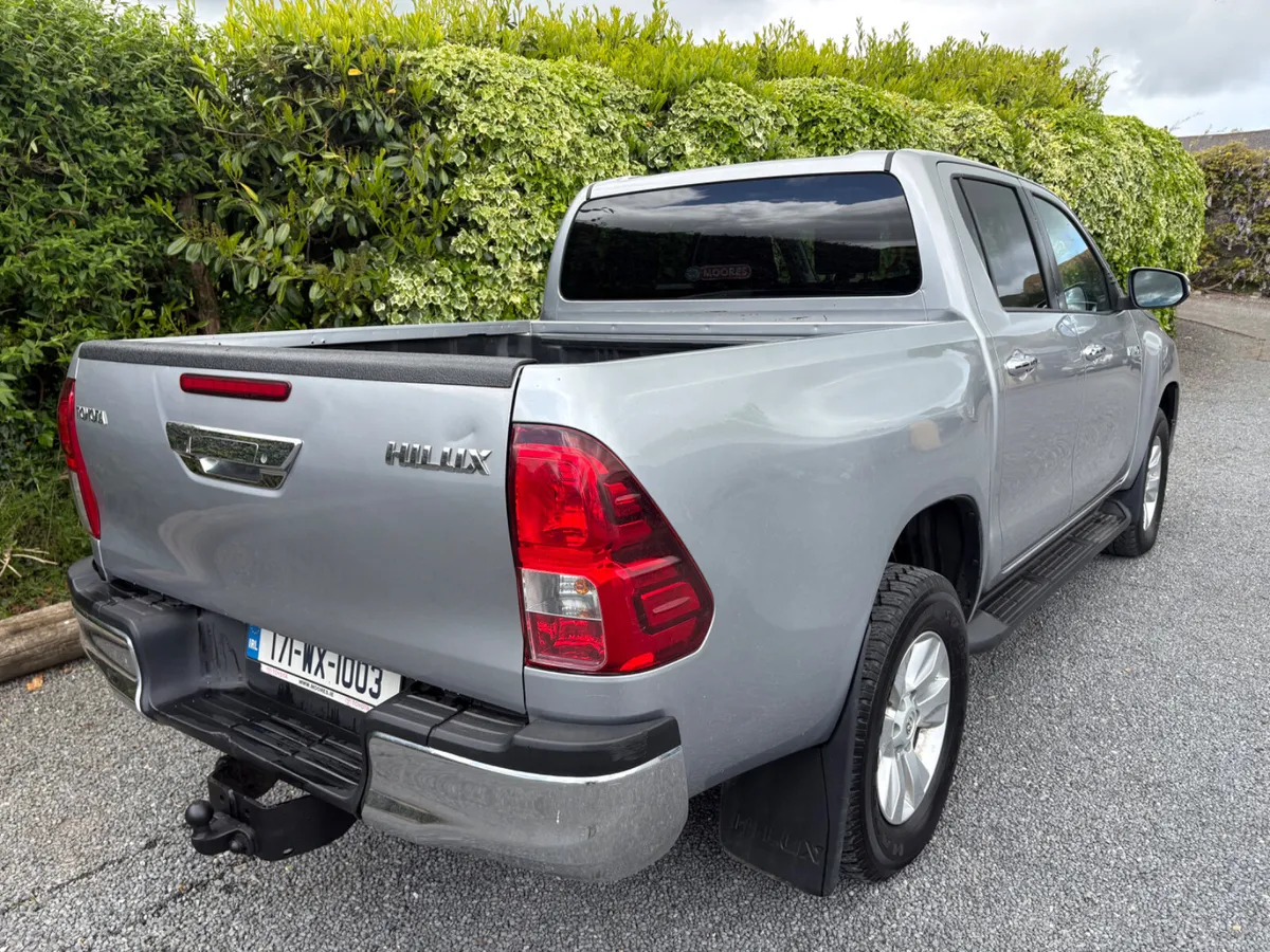 Toyota Hilux 2017 Automatic - Image 3