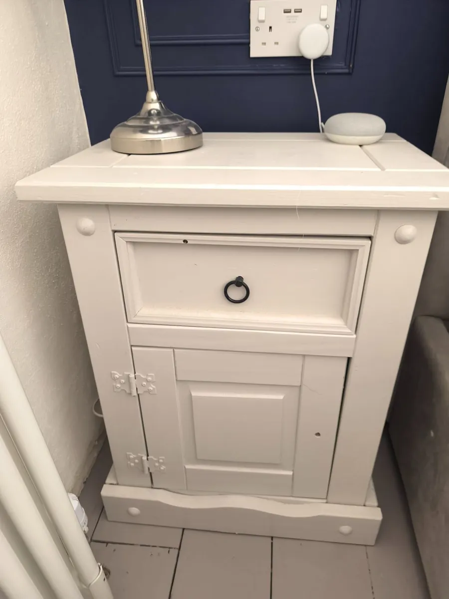 Bedside tables €20 for the set - Image 1