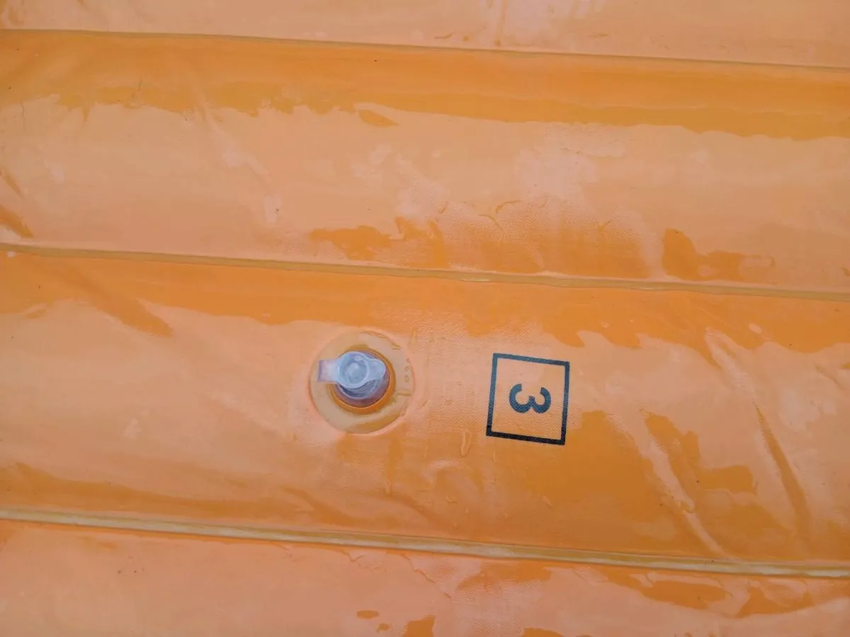 Inflatable boat - Image 2