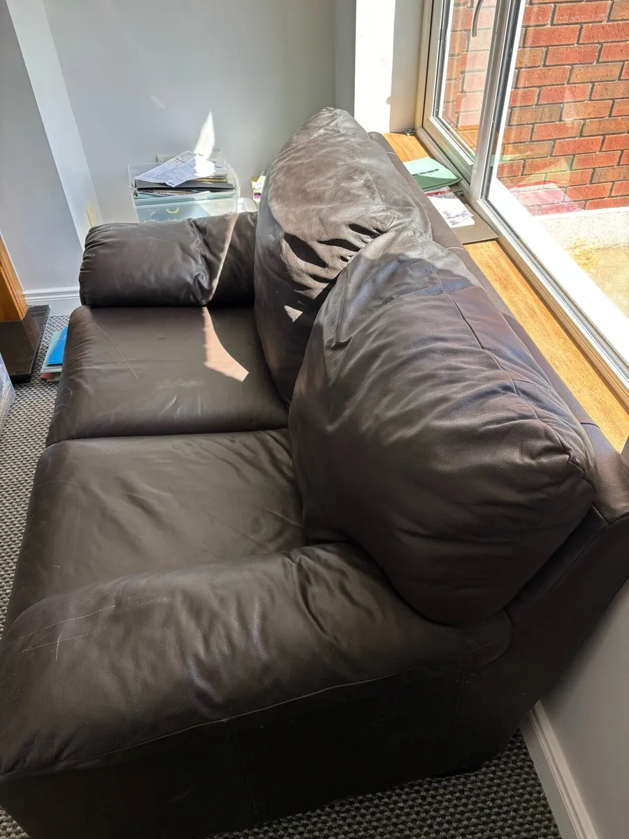 Leather couch - Image 2