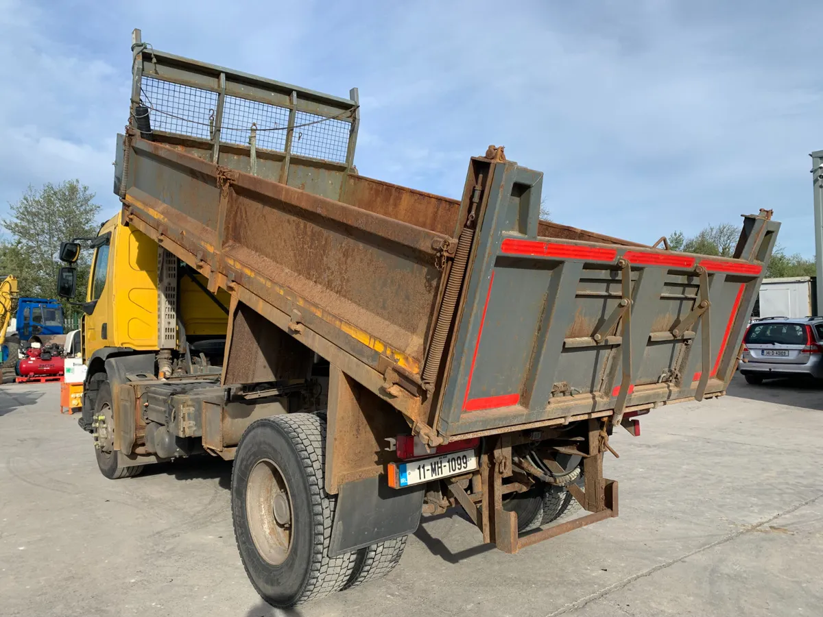 UNRESERVED 2011 RENAULT PREMIUM 18T TIPPER - Image 3
