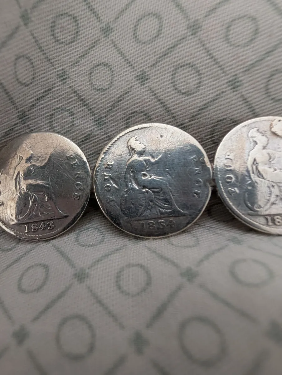 Broach made up of four British coins - Image 2