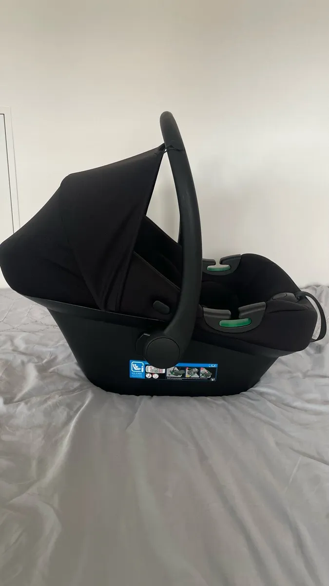 Enfasafe i-Size Infant Car Seat — €50 - Image 2