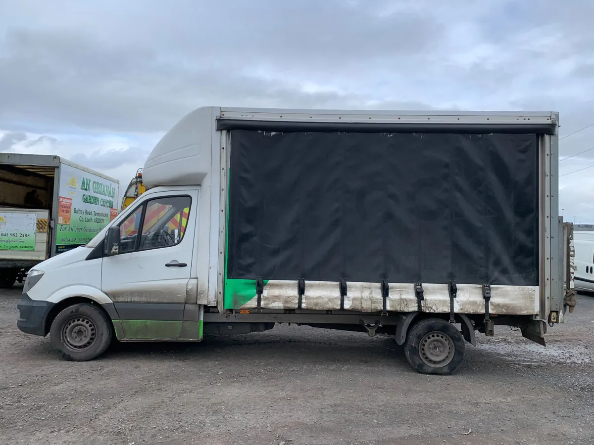 UNRESERVED 2015 MERCEDES BENZ SPRINTER CURTAINSIDE - Image 2