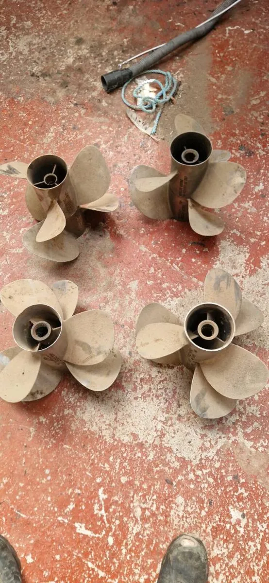 Bravo  3 prop - Image 1