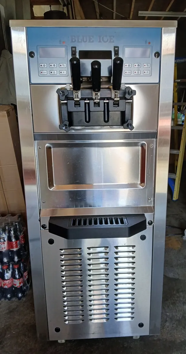 Ice Cream Machine - Image 1