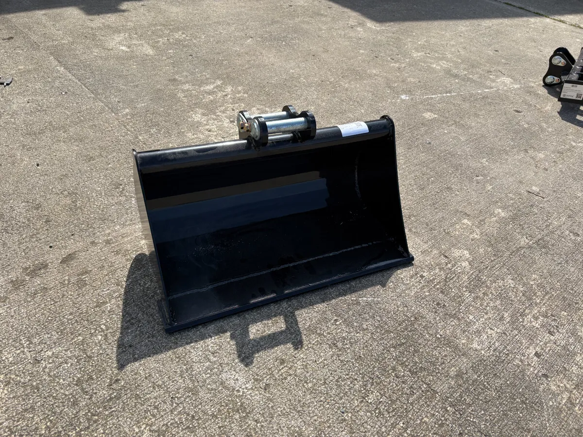 60 CM toothless grading muck bucket - Image 1
