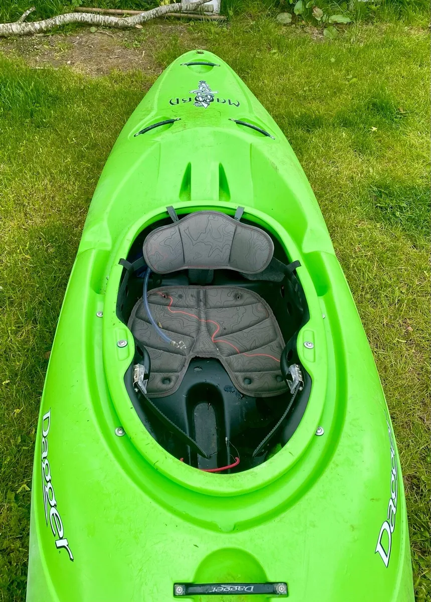Dagger Mamba 8.5 Whitewater Kayak - Image 4