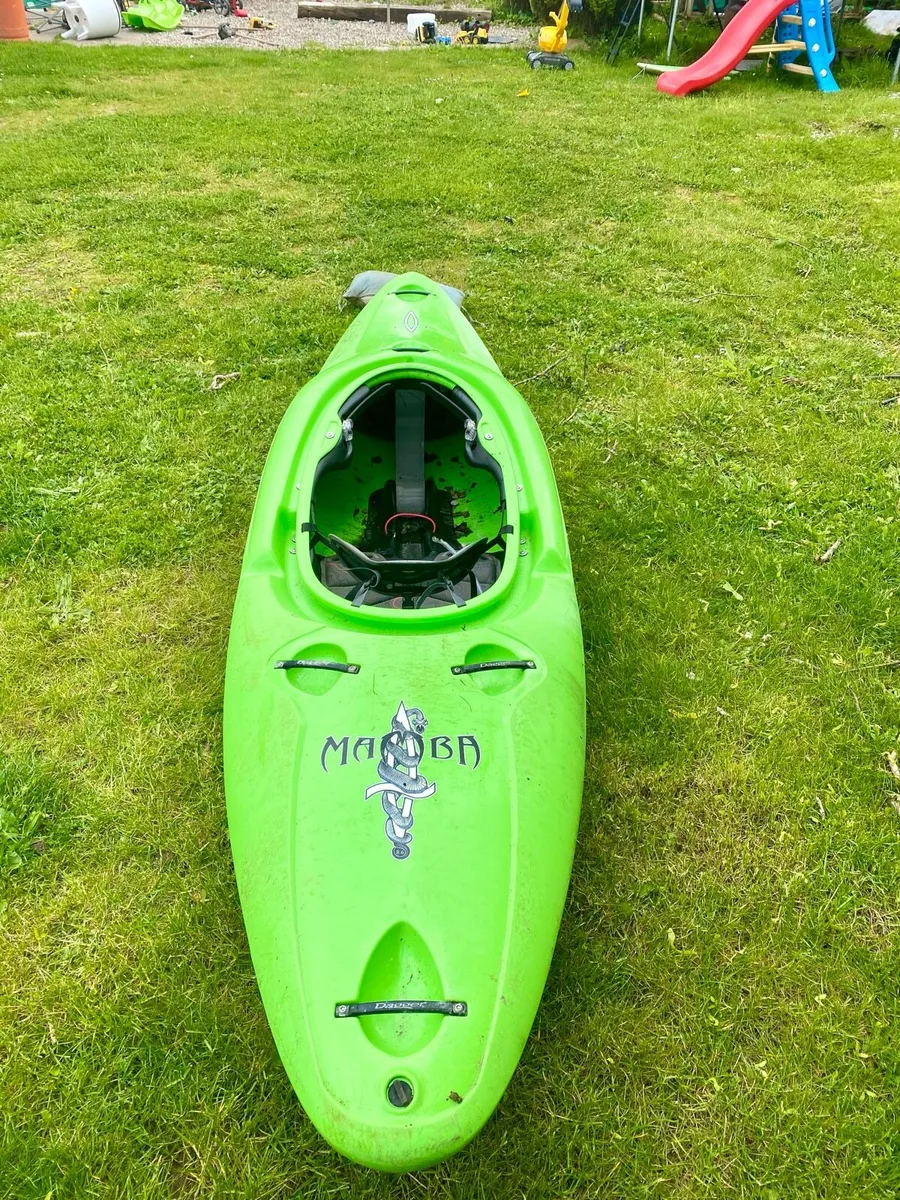 Dagger Mamba 8.5 Whitewater Kayak - Image 3