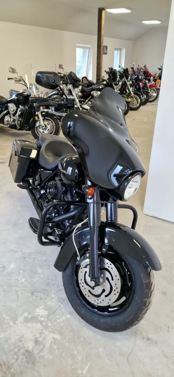 Harley-Davidson FLHX Street Glide - Image 1