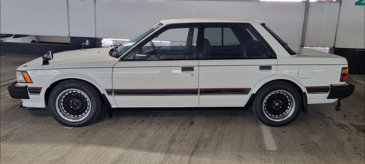 Nissan bluebird Turbo - Image 4
