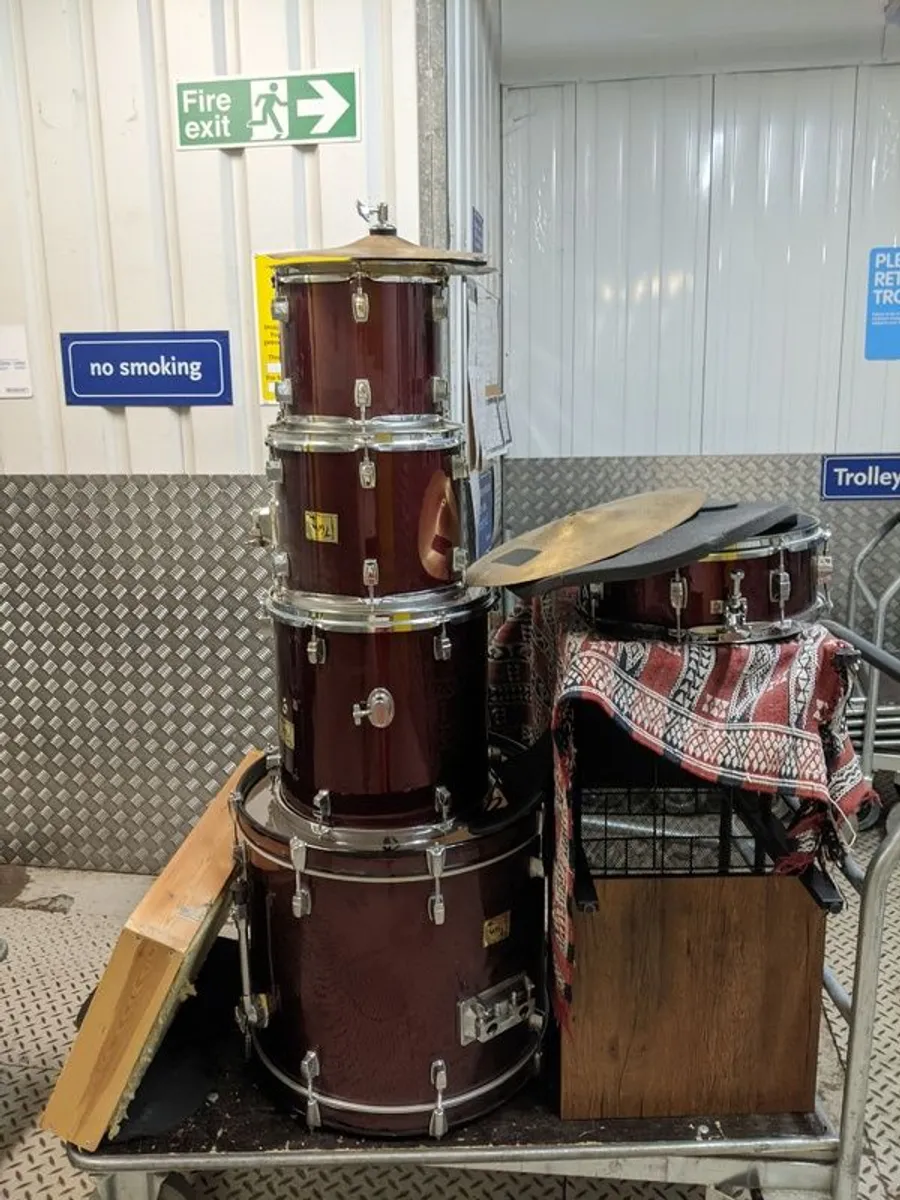 Stagg 5 Piece Drum Kit  Wine Red - Image 1