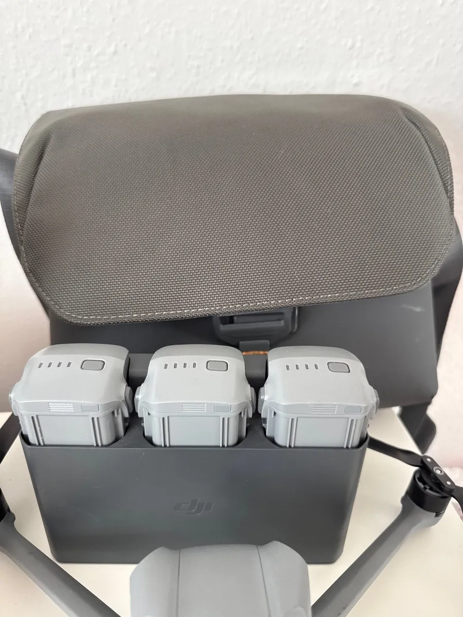 Dji air 3s fly more combo with rc2 remote - Image 3
