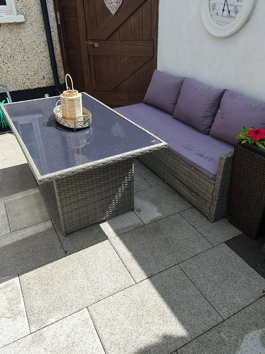 Garden furniture - Image 1