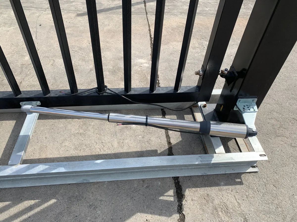NEW ELECTRIC DRIVEWAY/ENTRANCE GATES FOR AUCTION - Image 4